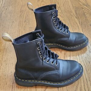 Dr martens vegan 1460 felix lace up boots